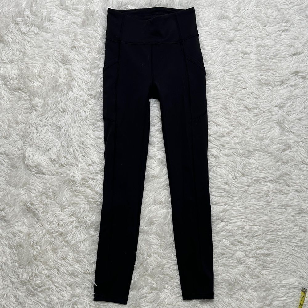 Lululemon Athletica Black Leggings size 2 crop